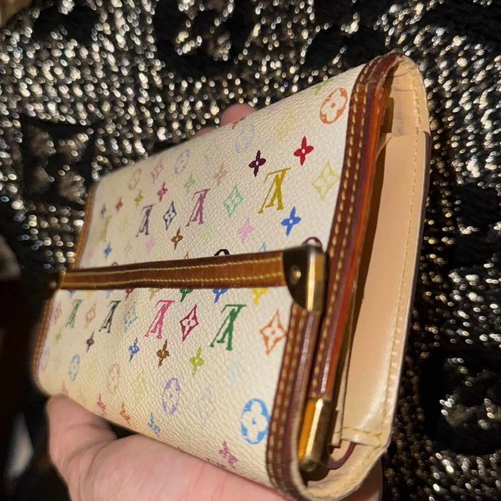 Women’s or Men’s Louis Vuitton MURAKAMI monogram Porte Trevor Wallet! Preloved❤️ - Picture 16 of 17